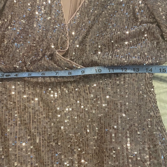 Eliza J Allover Sequin Surplice V-Neck 3/4 Sleeve Blouson Dress - Picture 6 of 6